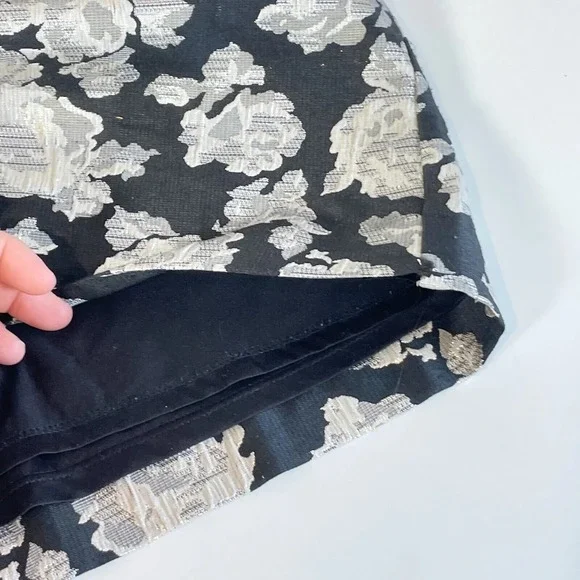 Adrienne Vittadini Floral Straight & Pencil A-line Skirt Womens Size 2 Black - Picture 6 of 9